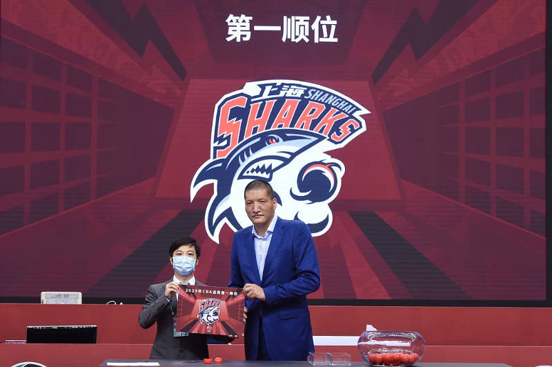  选秀抽签仪式马刺抽中状元签惊喜  